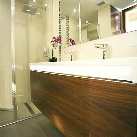 Apartment Monko - La Nogalera, Luxury & Comfort *